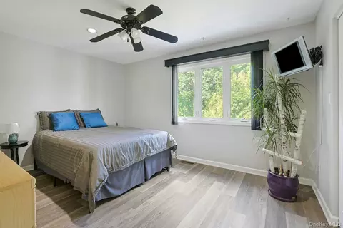 Bedroom - 3902 Hickory Ct, Peekskill, NY 10566 photo 2 of 2