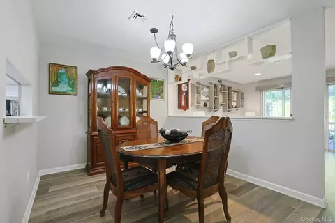 Dining - 3902 Hickory Ct, Peekskill, NY 10566 photo 2 of 3