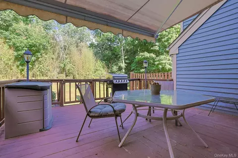 Exterior - 3902 Hickory Ct, Peekskill, NY 10566 photo 4 of 6