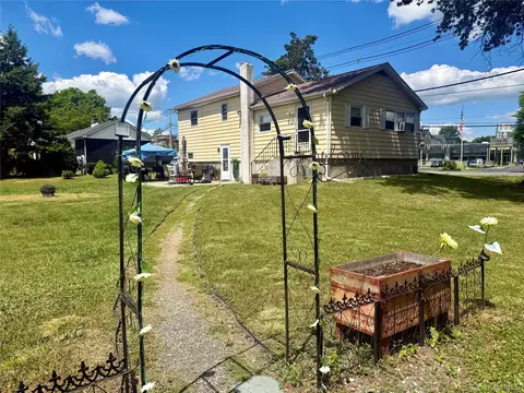Exterior - 858 Route 52, Fishkill, NY 12524 photo 1 of 1