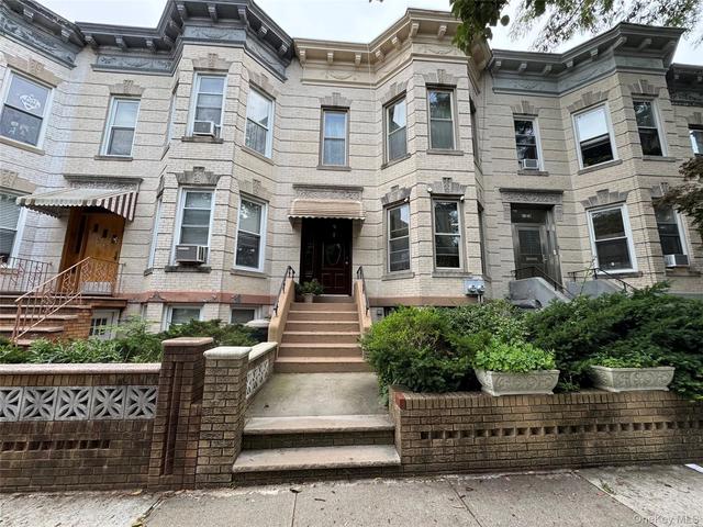 6130 Linden St, New York, NY 11385
