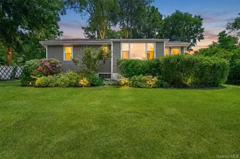 2 Rosemont Rd, Monroe, NY 10950