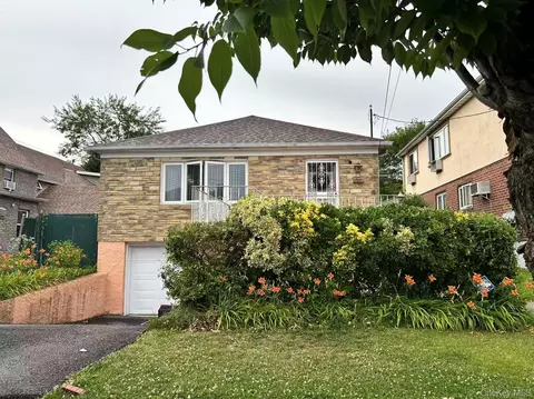 196-53 45th Ave, Flushing, NY 11358