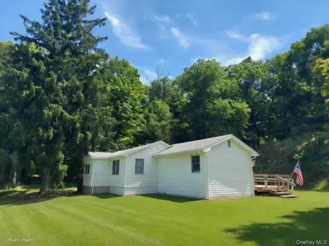 185 Oxford Rd, Chester, NY 10918