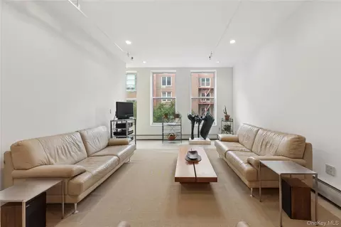 30 W 13th St #4A, New York, NY 10011