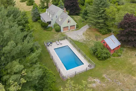 Exterior - 143 Starbarrack Rd, Red Hook, NY 12571 photo 3 of 6