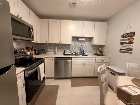 Kitchen - 4205 Fox Ln, Poughkeepsie, NY 12603 photo 1 of 3