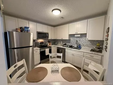 Kitchen - 4205 Fox Ln, Poughkeepsie, NY 12603 photo 2 of 3