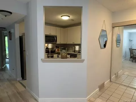 Entry Way - 4205 Fox Ln, Poughkeepsie, NY 12603 photo 2 of 5