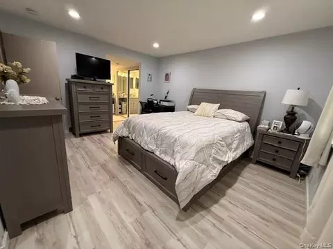 Bedroom - 4205 Fox Ln, Poughkeepsie, NY 12603 photo 2 of 5