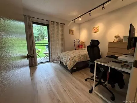 Bedroom - 4205 Fox Ln, Poughkeepsie, NY 12603 photo 5 of 5