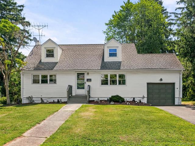 11 Hollow Dr, Clarkstown, NY 10956