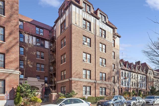 150 Burns St #5H, Forest Hills, NY 11375