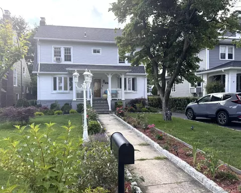 36 Earle Pl, New Rochelle, NY 10801