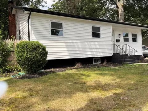 221 State Ave, Wyandanch, NY 11798