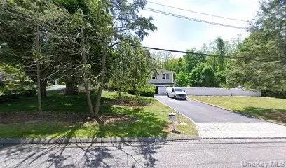 32 Fort Salonga Rd, Northport, NY 11768