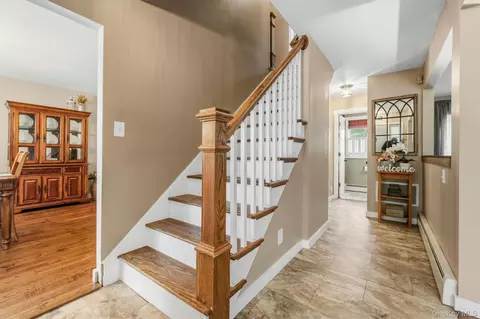 Entry Way - 10 Concord Rd, Fishkill, NY 12524 photo 1 of 1