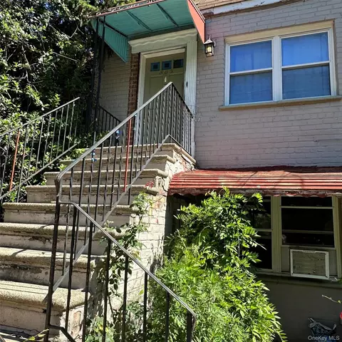 863 E 226th St, New York, NY 10466