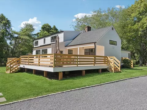 1579 N Sea Rd, Southampton, NY 11968