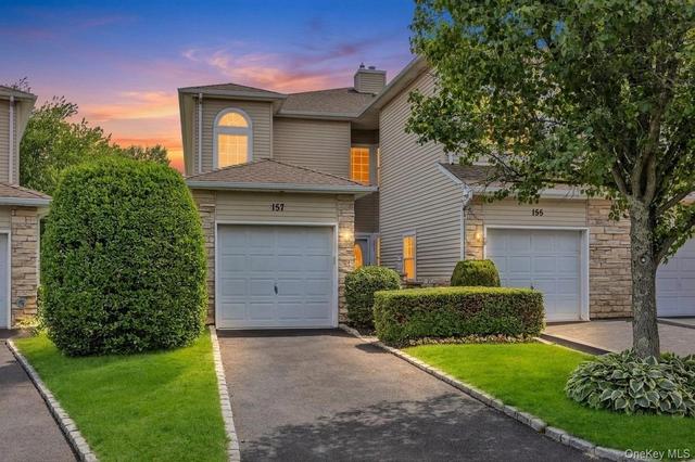 157 Windwatch Dr, Hauppauge, NY 11788
