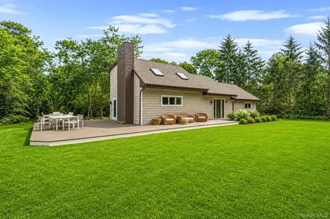 80 Springville Rd # A, Hampton Bays, NY 11946