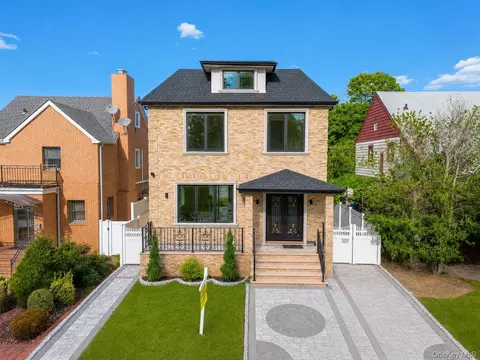7619 173rd St, New York, NY 11366