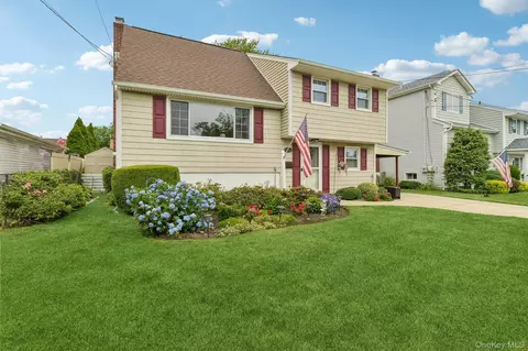 2394 Cedar St, Seaford, NY 11783