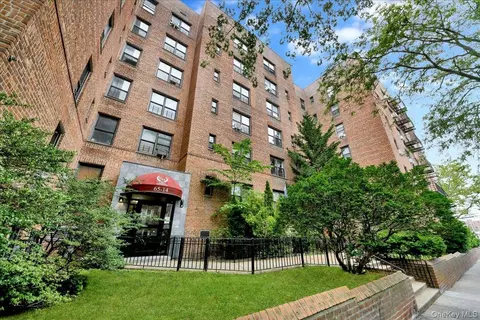 6510 108th St #2J, New York, NY 11375