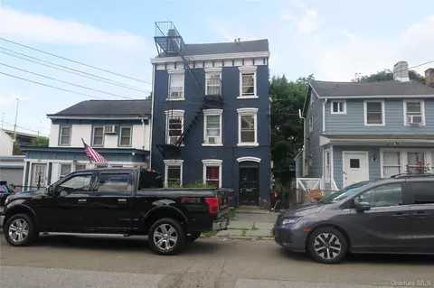 27 Carter St, Newburgh, NY 12550