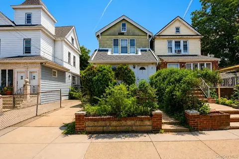 91-20 87 St, New York, NY 11421