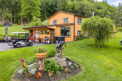 143 S Maplewood Rd, Thompson, NY 12701