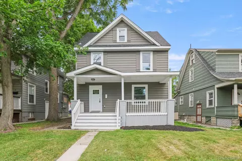 15 Eastman Ter, Poughkeepsie, NY 12601
