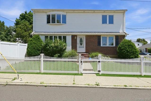 258 Marguerite Ave, South Floral Park, NY 11001
