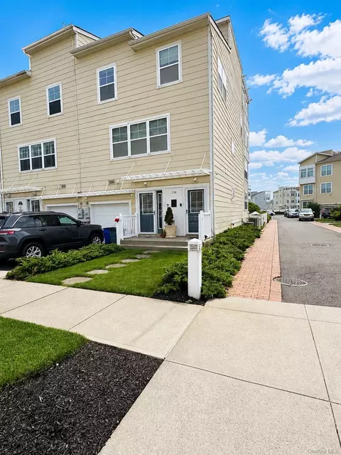 138 Beach 74th St, Arverne, NY 11692