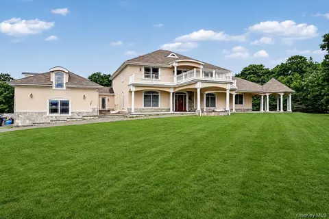 33 Manor Rd, Patterson, NY 12563