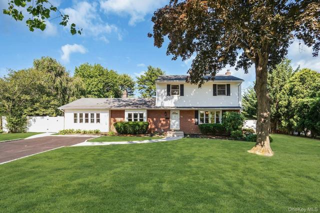 30 Sarina Dr, Commack, NY 11725