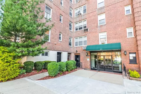 26-21 Union St #3B, Flushing, NY 11354