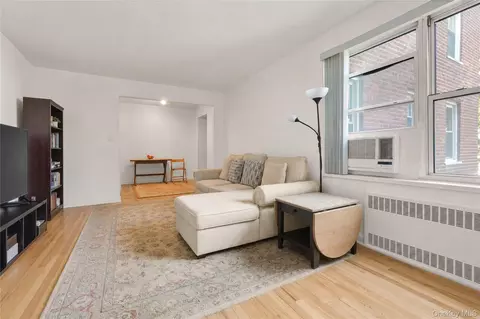 26-21 Union St #3B, Flushing, NY 11354