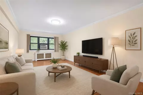 29-50 137th St #1G, Flushing, NY 11354
