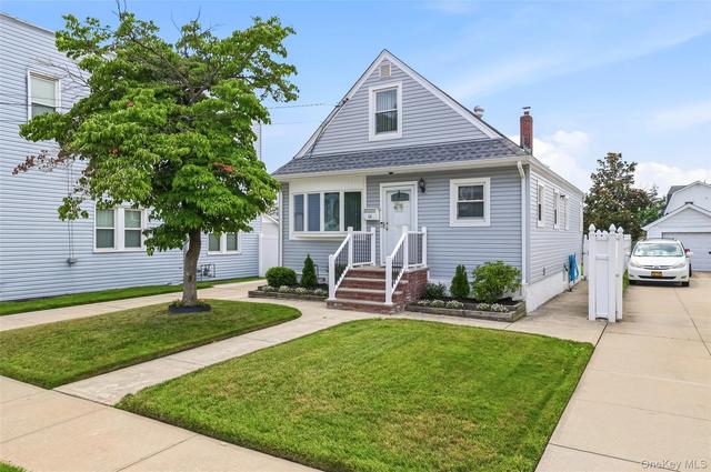64 Lehrer Ave, Elmont, NY 11003