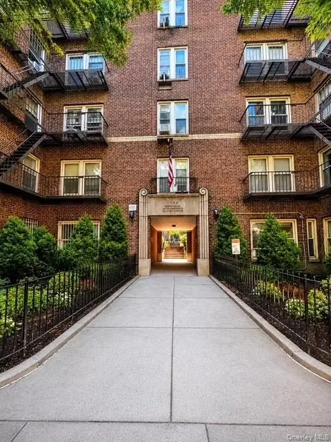 48-20 44th St #4C, Woodside, NY 11377