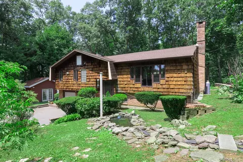 149 Cuba Hill Rd, Huntington, NY 11743