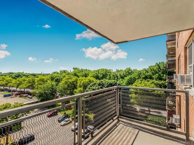 820 Boynton Ave #7A, New York, NY 10473
