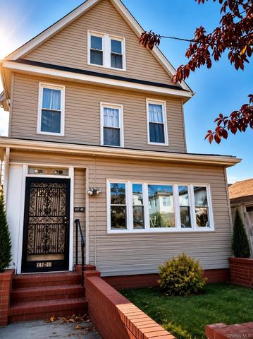2716 Humphrey St, New York, NY 11369