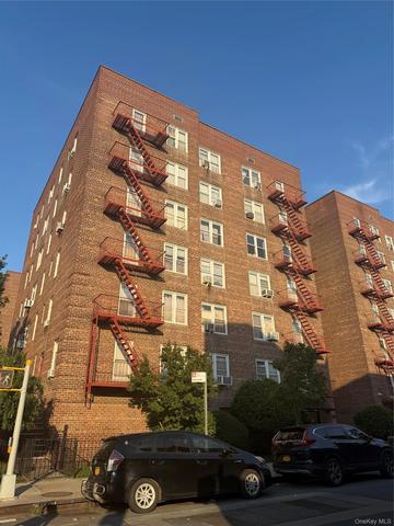 3305 90 St #2D, Jackson Heights, NY 11372