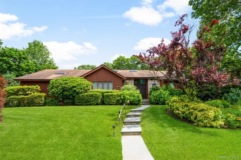 132 Barton Rd, White Plains, NY 10605