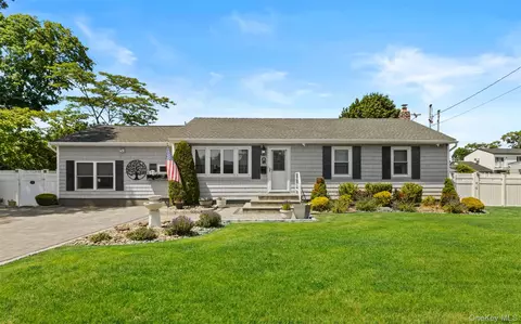 197 Marcy St, West Babylon, NY 11704
