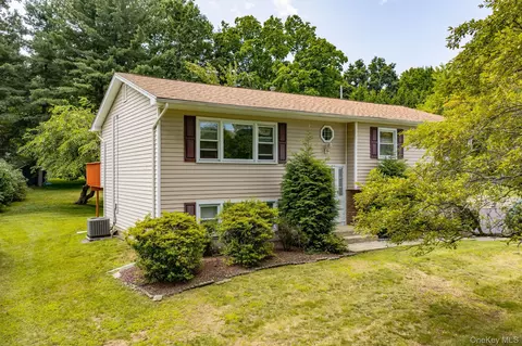 177 New Hempstead Rd, Clarkstown, NY 10956