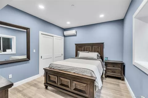 Bedroom - 45104 Silver Birch Ln, Plainview, NY 11803 photo 5 of 10