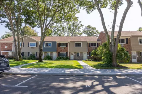 40 W 4th St #7, Patchogue, NY 11772 photo 2